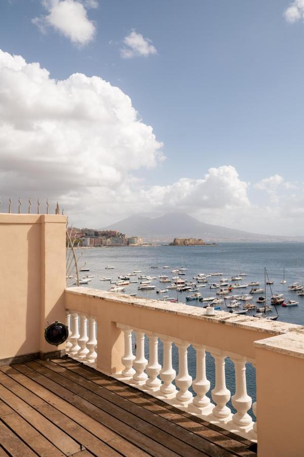 Caracciolo 13 Rooftop & Suites Naples Exterior photo