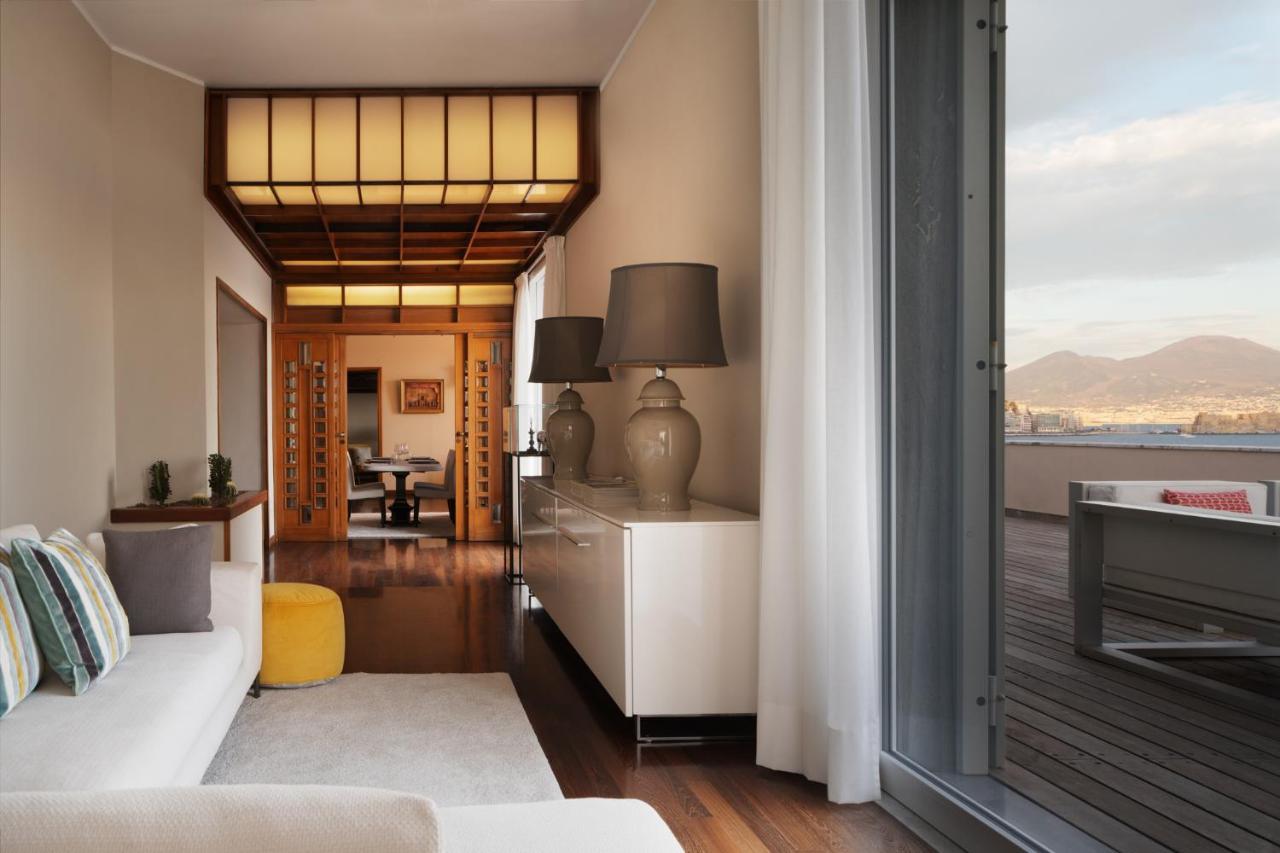 Caracciolo 13 Rooftop & Suites Naples Exterior photo