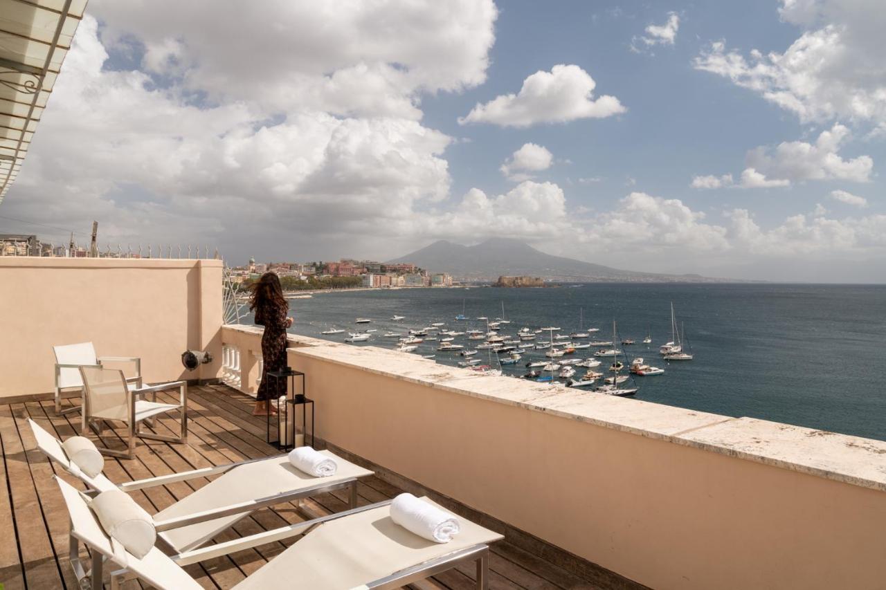 Caracciolo 13 Rooftop & Suites Naples Exterior photo
